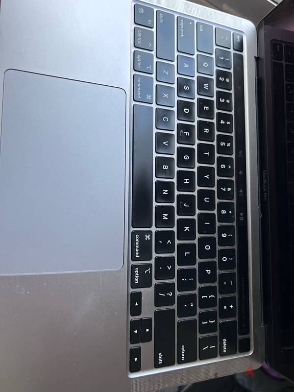 Macbook pro M1 16g ram 1 TB storage 4