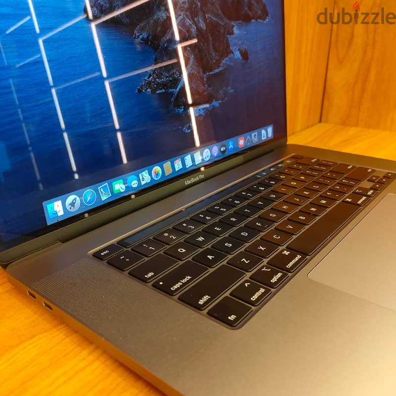 MacBook Pro (16-inch, 2019) 1