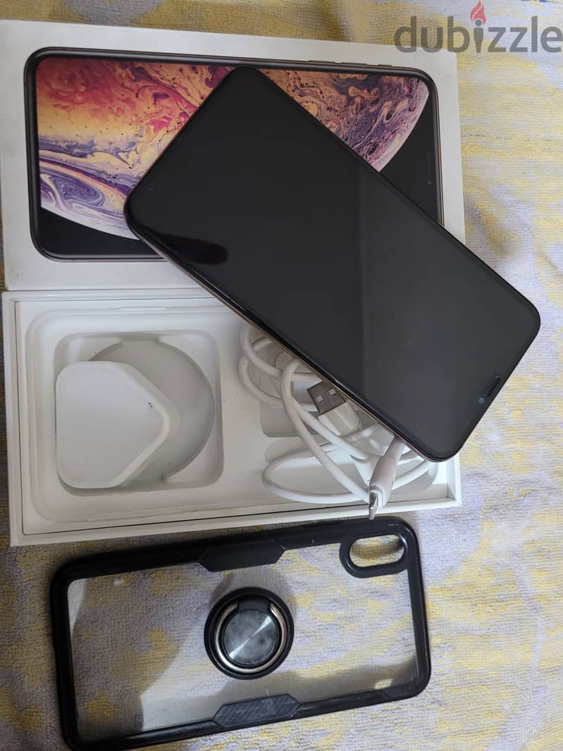 يفون XS MAX 512 GB بكرتونتة وحاجتة كلها 1