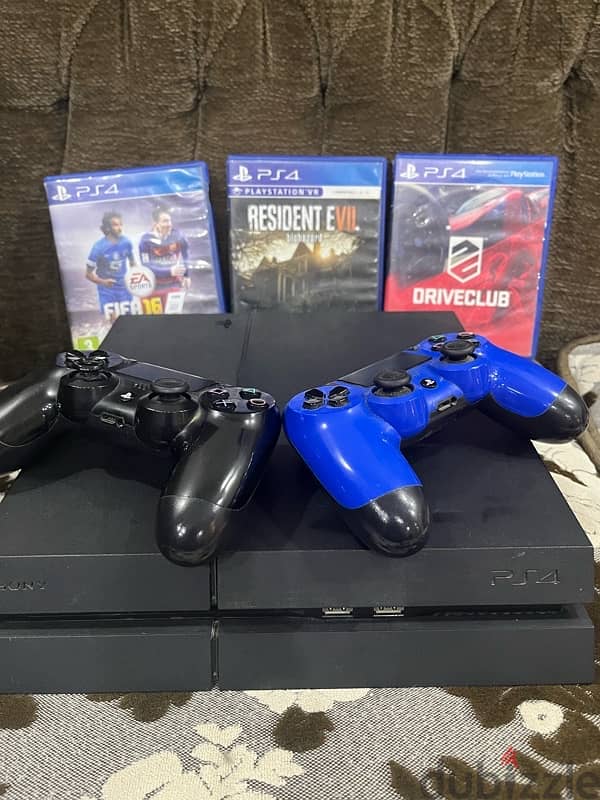 ps4 بلاي ستيشن ٤ مستعمل للبيع حالة ممتازة 0