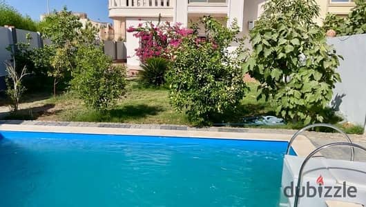 Private ground floor villa with garden with private pool and private garden The villa has a private garden and private garage for daily