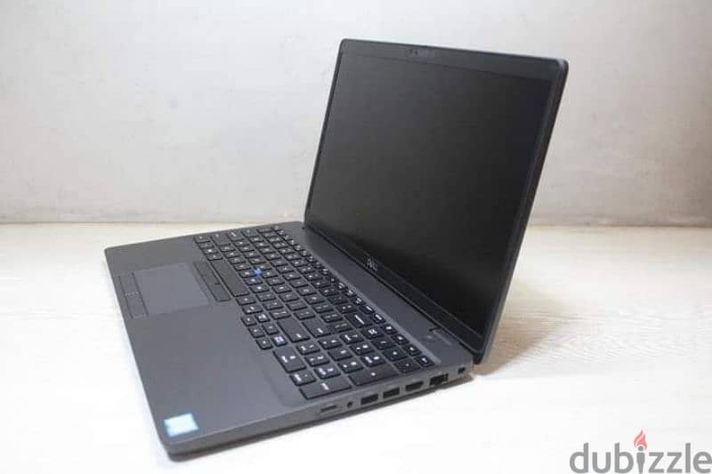 Dell Precision 3541 1