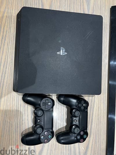 PS4 slim 1 TB