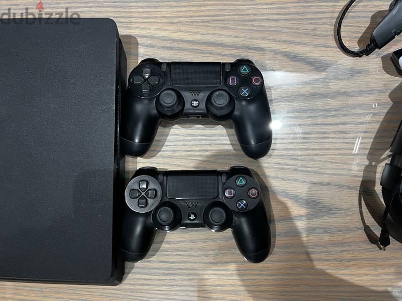 PS4 slim 1 TB 1