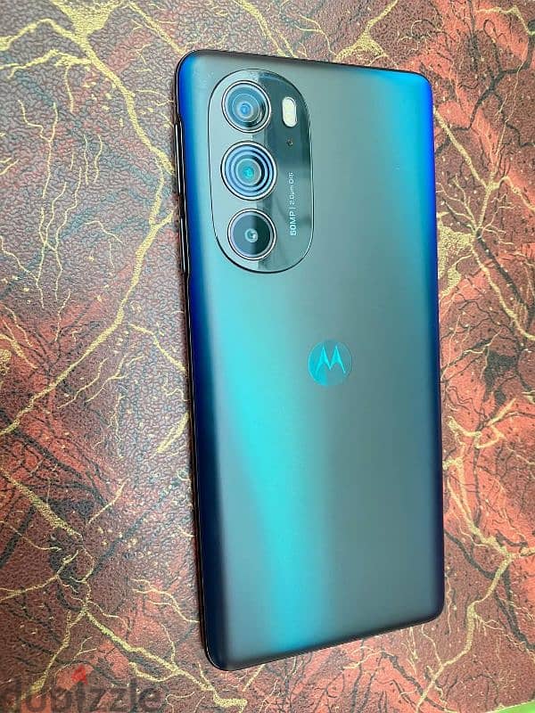 Motorola edge x30 snapdragon 8 gen1 256+12 معاه العلبه وكل مشتملاته 2