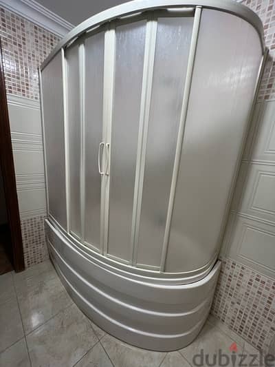 كابينة بانيو موديل مارينا من Duravit