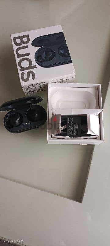 Samsung buds 1