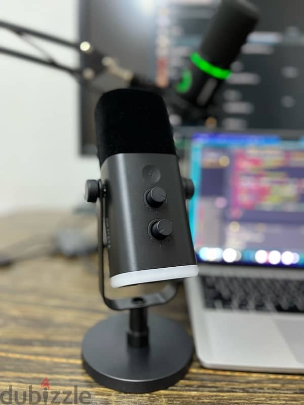 Fifine AM8 XLR/USB Streaming Microphone | مايك ففاين 1