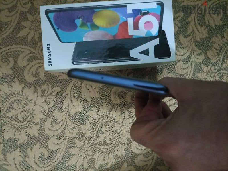 Samsung a51 6gb ram 128gb   بالعلبة متفتحش 3