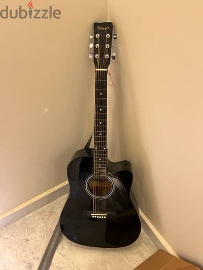 folk fitness guitar with line