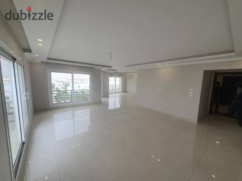 Apartment for sale in compound Hyde park 0