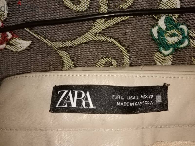 بنطلون جلد حريمى جديد اصلى من (ZARA) مقاس 30 5