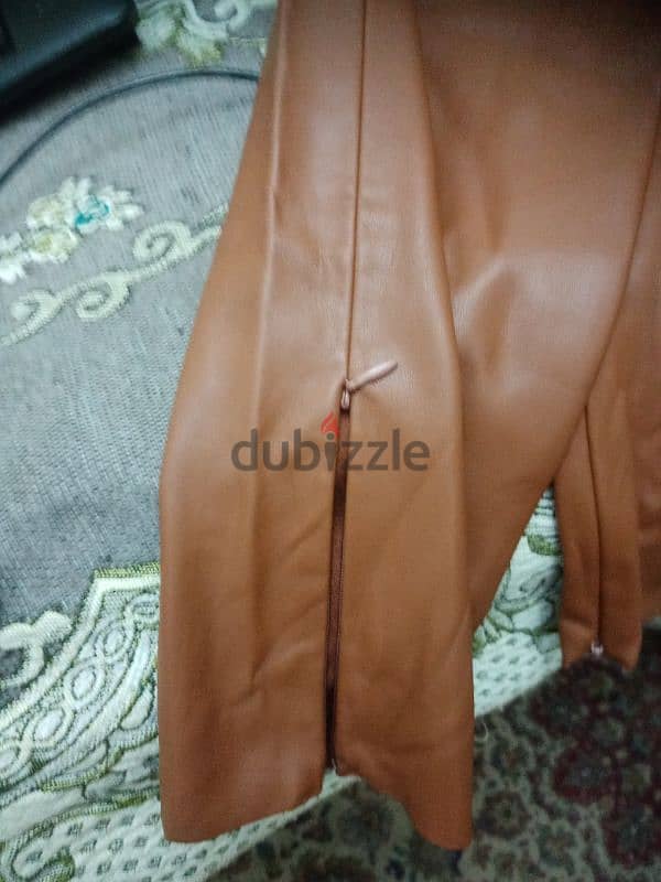 بنطلون حريمى جلد جديد اصلى من ZARA مقاس 30 2