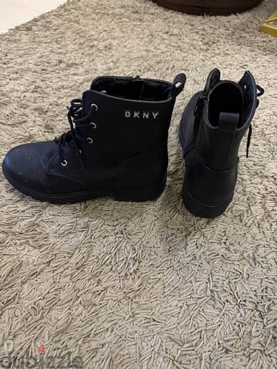 DEKNY boots for girls مقاس ٣٤-٣٥