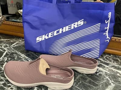 Skechers