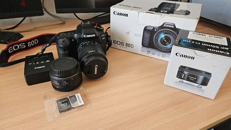 كاميرا كانون EOS 80D مع شنطة و استاند و ميموري Canon 3