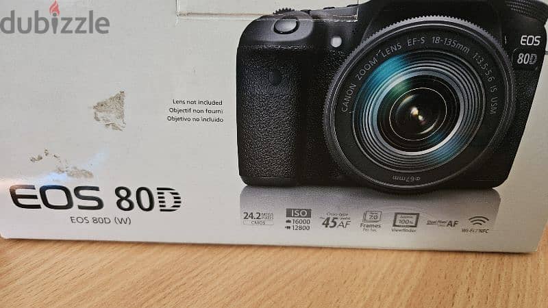 كاميرا كانون EOS 80D مع شنطة و استاند و ميموري Canon 4