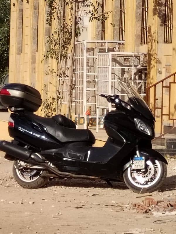 سوزوكي برجمان ٦٥٠ Suzuki Burgman 650 0