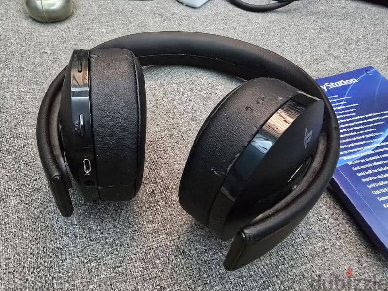 playstation gold headset 7.1 used mint condition 4