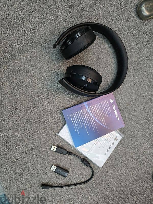 playstation gold headset 7.1 used mint condition 5