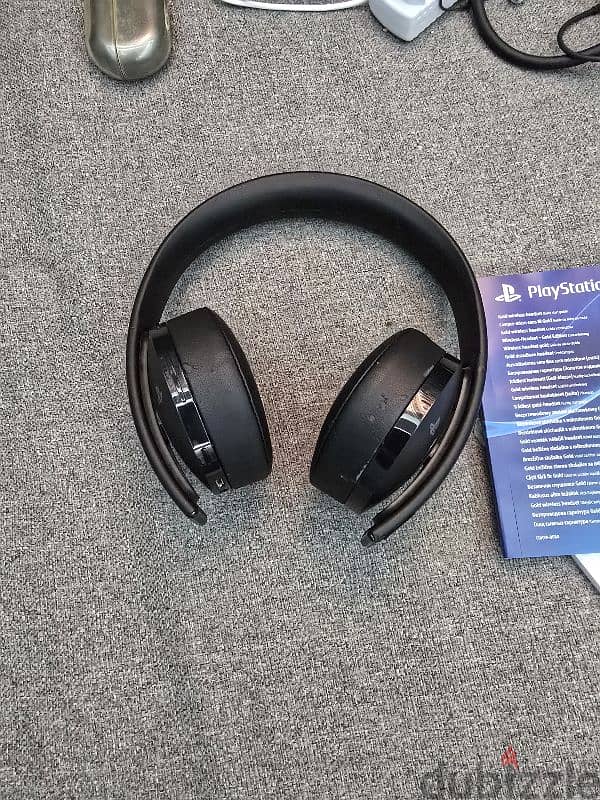 playstation gold headset 7.1 used mint condition 6