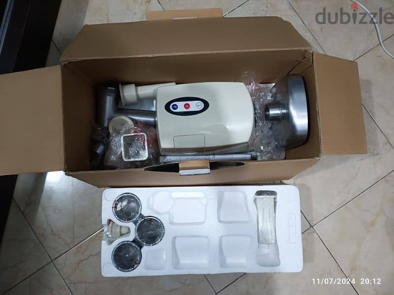 Black & Decker meat grinder مفرمة لحم 3