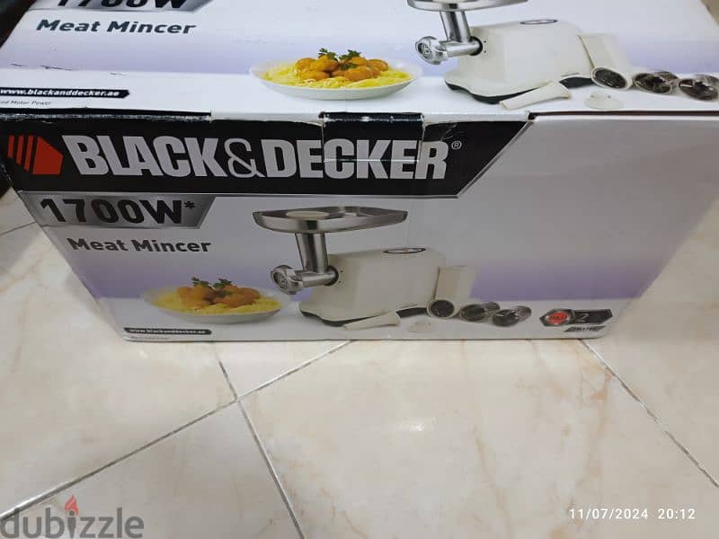 Black & Decker meat grinder مفرمة لحم 4