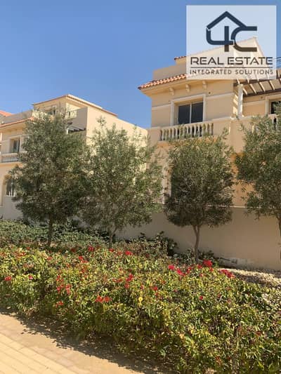 For sale, a stand-alone villa, 374 sqm, rooms with READY TO MOVE , fully finished, view direct to the garden, at less than the market price, and the b