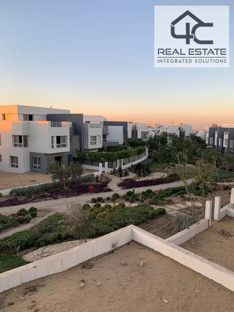 Twin house in Hyde Park 265m + 411m prime location land with down payment and installments as soon as delivery on View Landscape 0