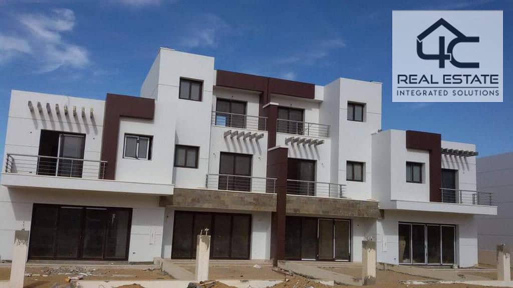 Town house 270m  for sale in Hyde Park  with down payment and installments, View Landscape. 0