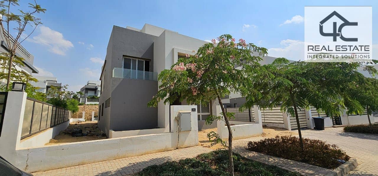 For sale standalone  450 m ready to move  modern, 5 bedrooms, at a special price in Hyde Park, Fifth Settlement 0