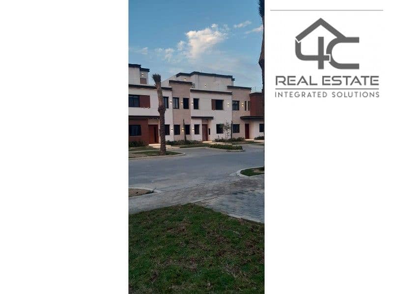 Townhouse Middle For Sale 176m With Garden 60m With The Lowest Price With Installments In Azzar Compound Resident In Fifth Settleme 0