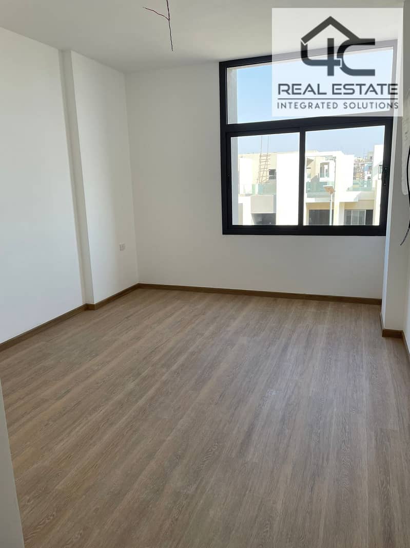 A fully finished apartment 182 m 3 bedrooms view landscape for sale in Fifth Square Include maintenance Delivery 2025 Including maintenance and garage 0