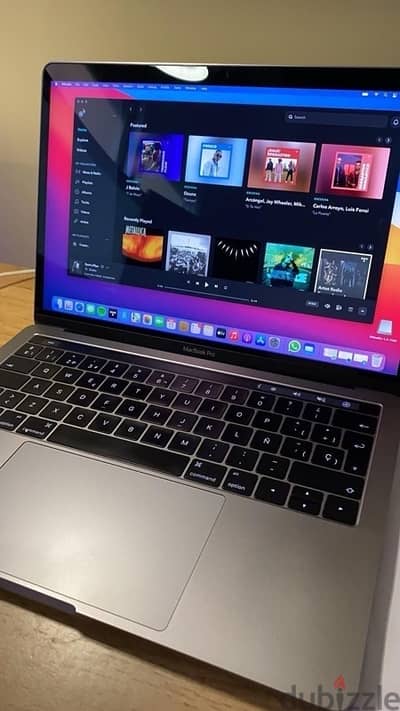 Macbook pro (M2)