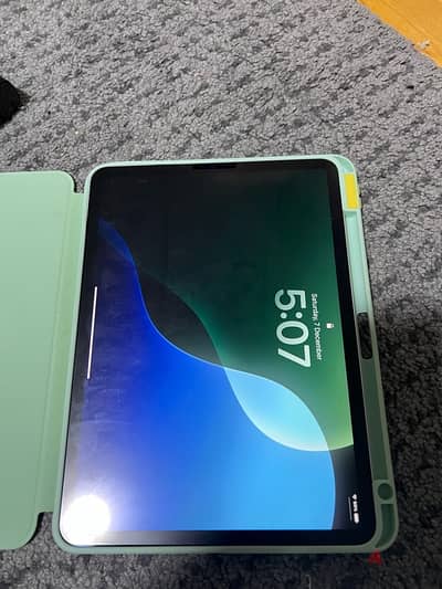 iPad Pro M2, like new, in Warrenty+logitech Crayon