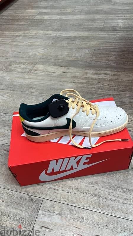 Authentic Nike court vision 0