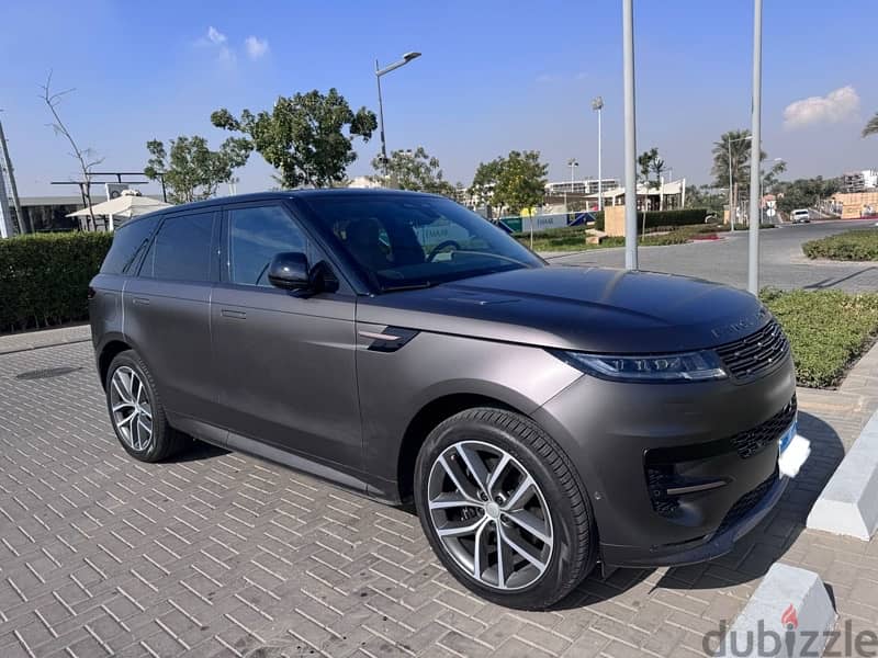 Range Rover Sport 2024 2000 KMs only وكيل 0