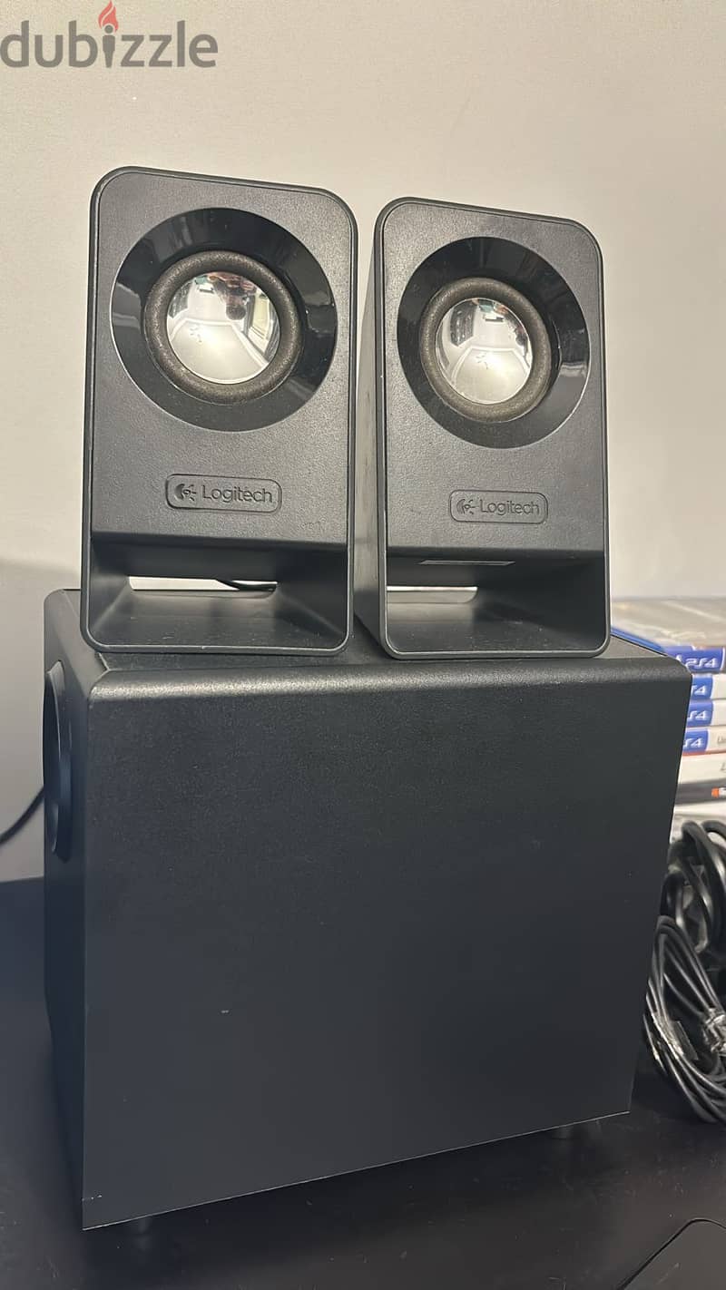 Logitech Speakers 0