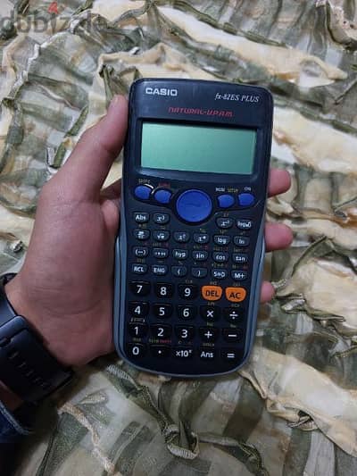 آله حاسبة Casio Fx-82es Plus