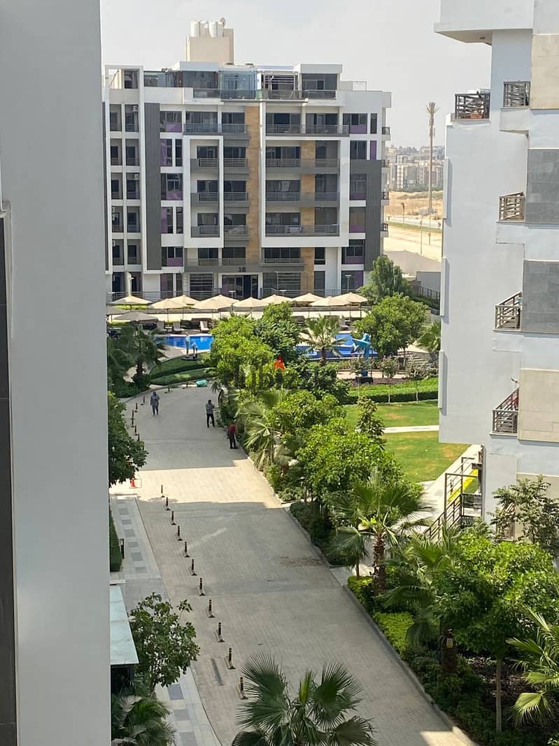 Apartment in The Icon Compound, 190 meters, fourth floor, distinctive view on the landscape, undamaged, fully maintained, and has a garage. 0