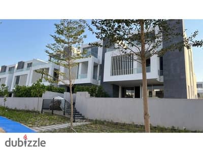 Middle townhouse for sale in Joulz Compound, 6th of October. Very Special Price