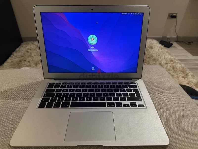 macbook air (13 inch 2017) 3