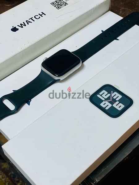 Apple Watch SE (44mm) (2nd Generation) 0