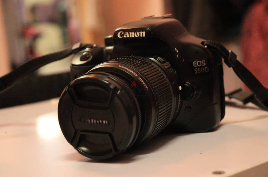 Canon 550D + 18 - 55 mm كاميرا كانون معاها كل حاجة التفاوض بسيط جداً 0