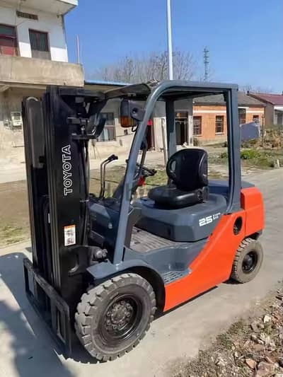 Forklift Toyota فوركلفت تويوتا