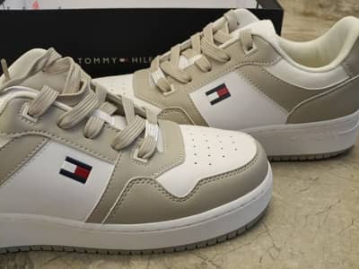 tommy hilfiger orginal size 42