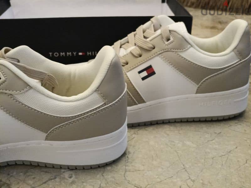 tommy hilfiger orginal size 42 2