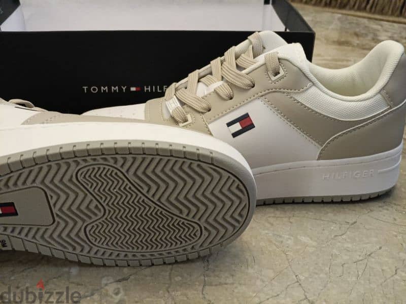 tommy hilfiger orginal size 42 3