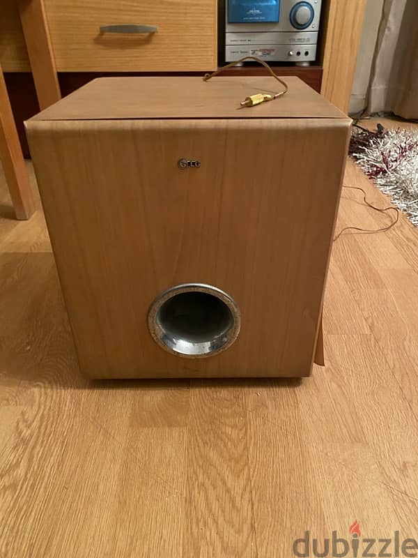 home theatre subwoofer and speakers set 2