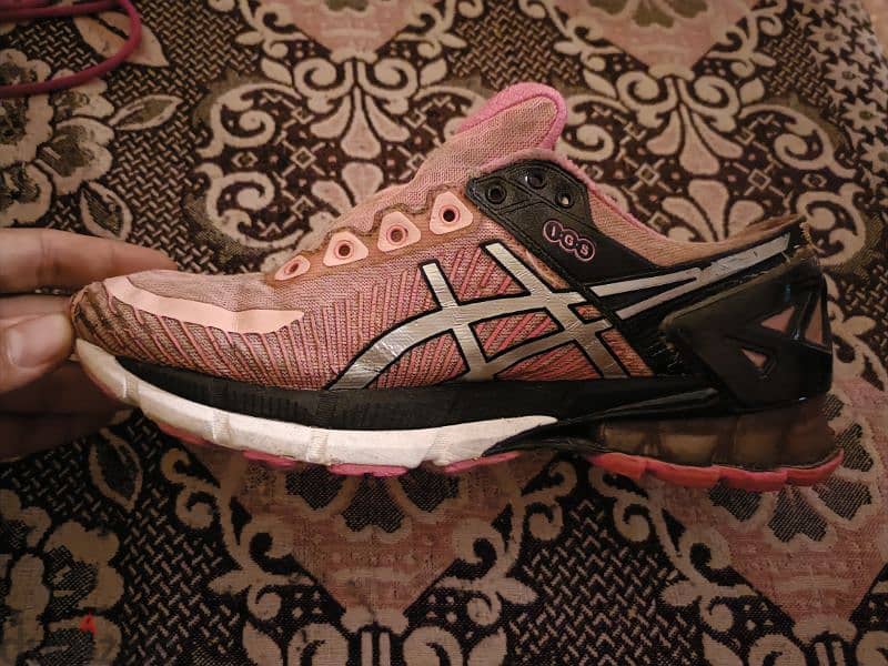 جزمه من asics  اصليه وارد امريكا 1